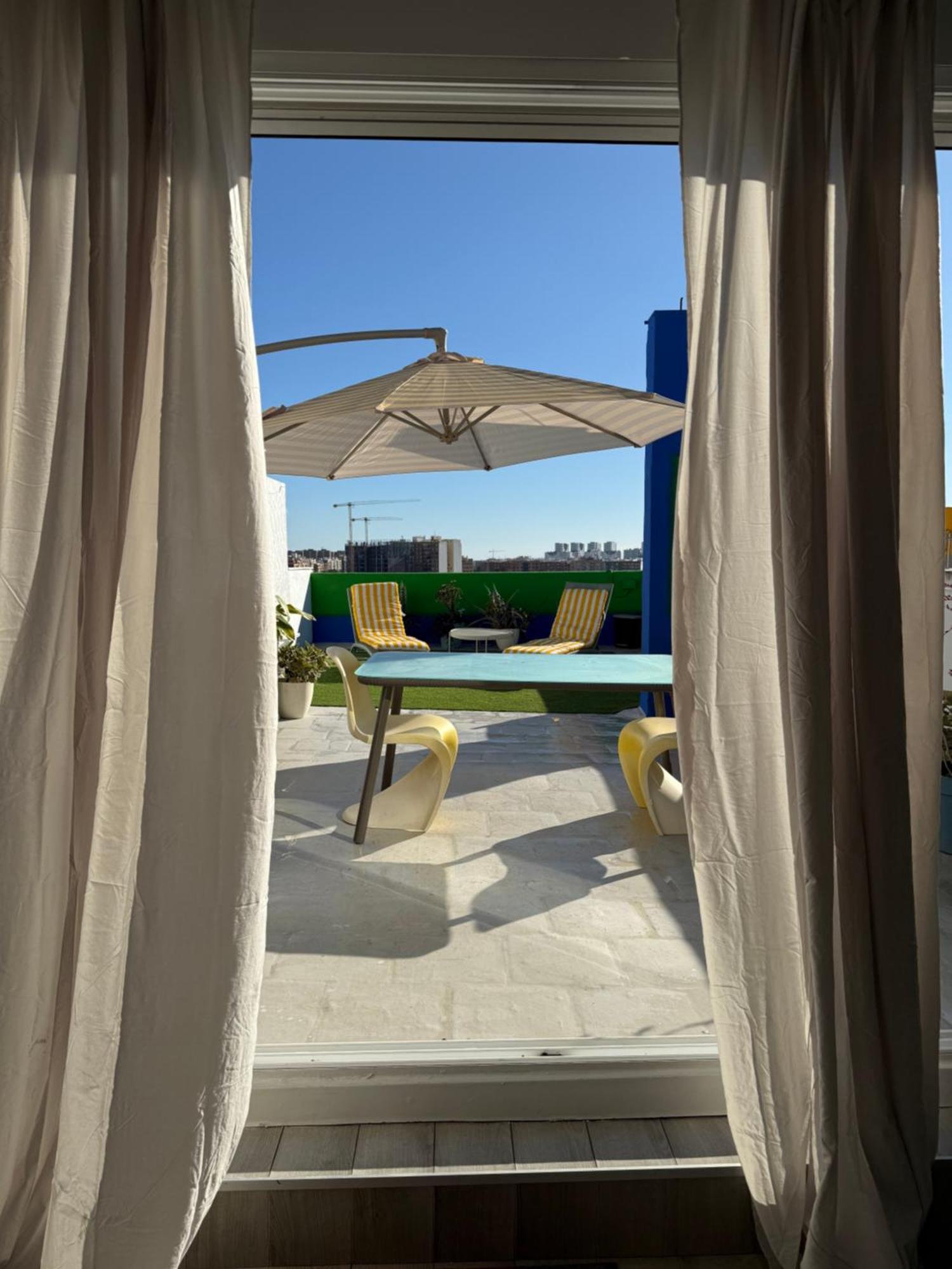 Petite Penthouse With The Sunniest Terrace In Appartement