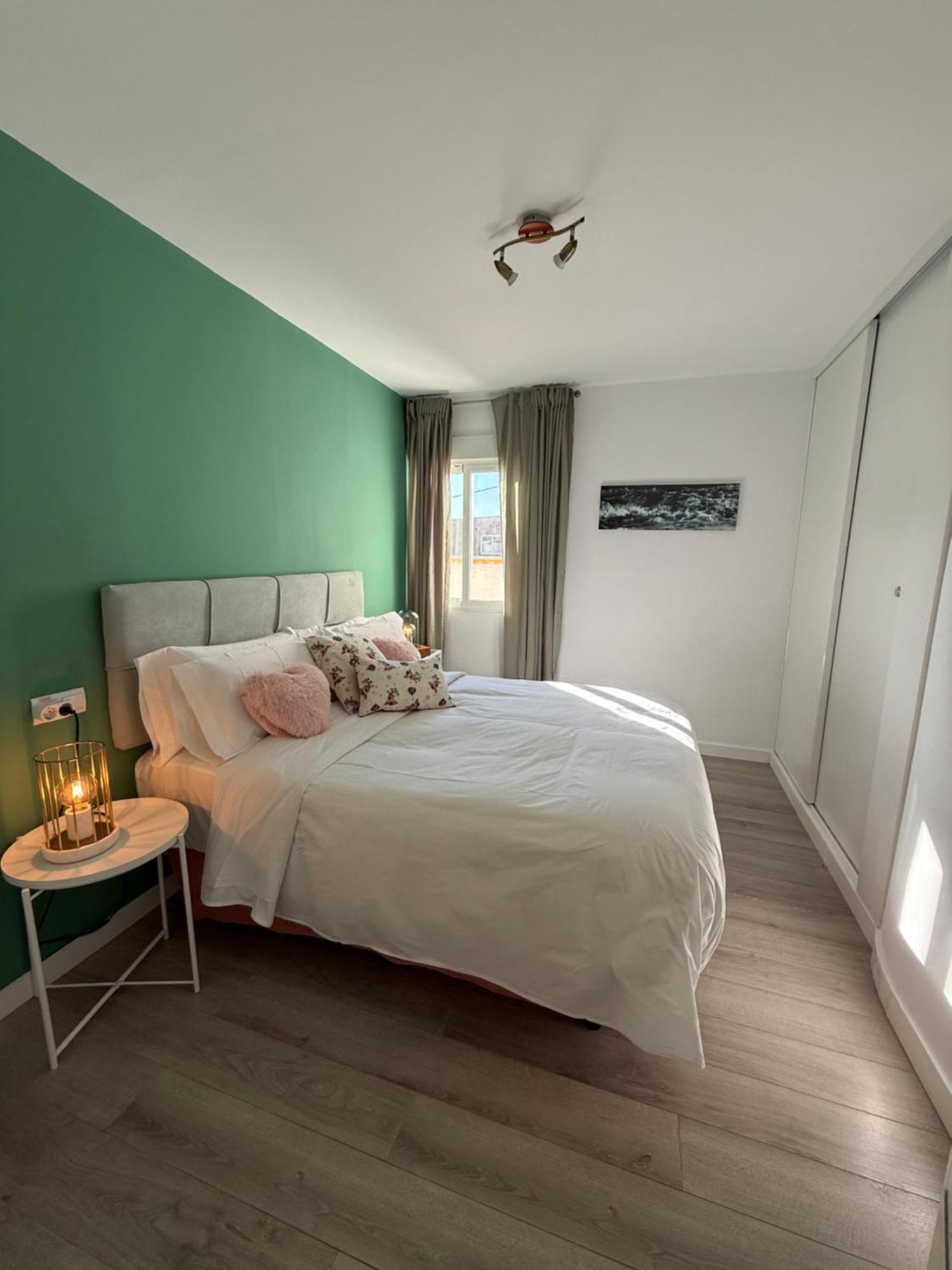 Appartement Petite Penthouse With The Sunniest Terrace In Valence